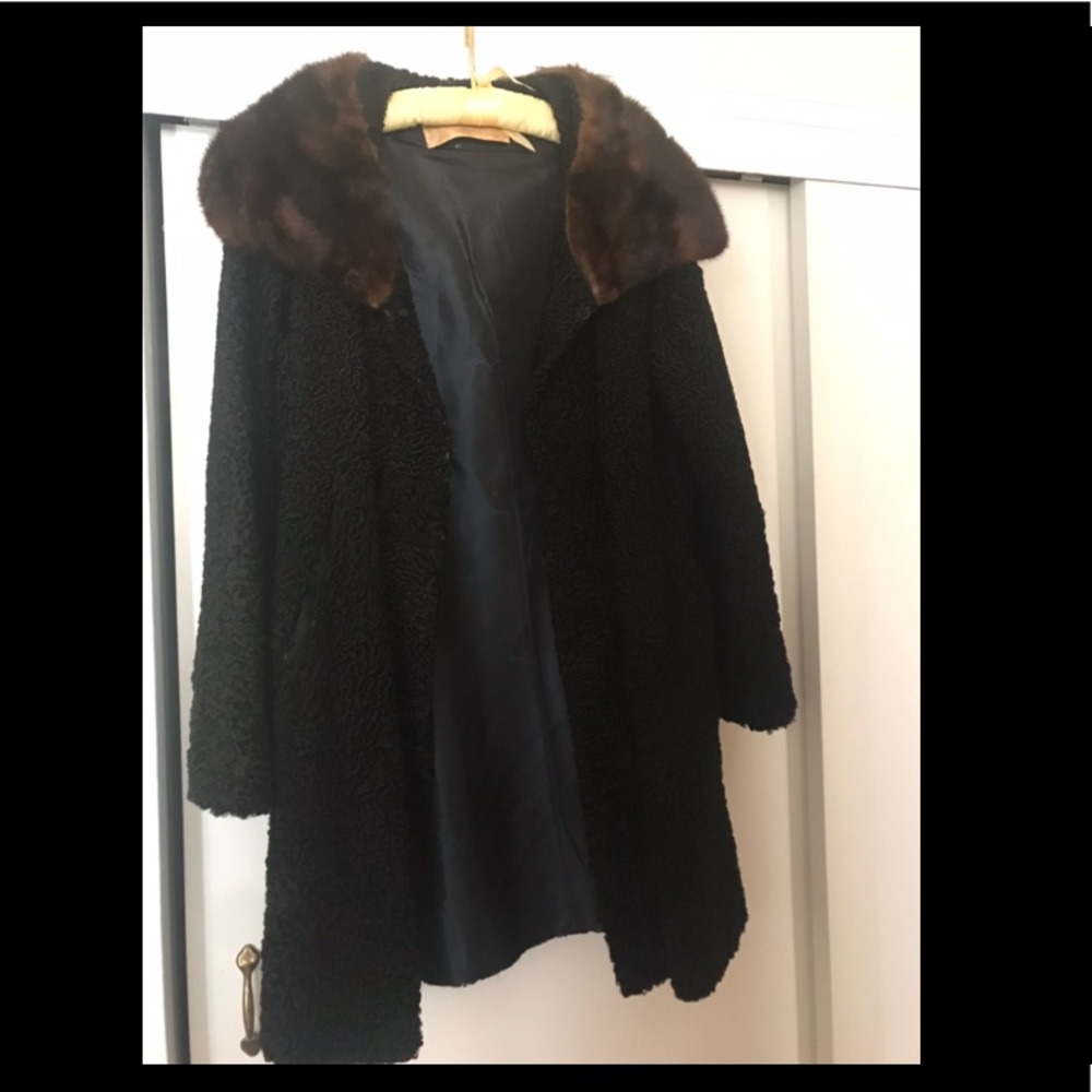 Vintage 1930s fur collared coat